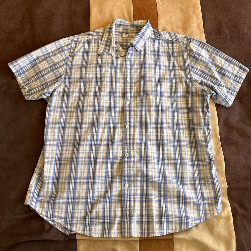 California Shirt Company white and blue plaid short sleeve men’s XL shirt